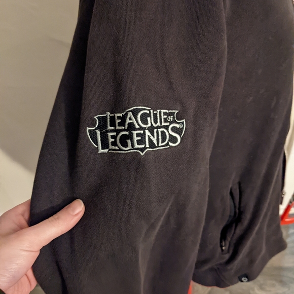 League of Legends LIMITED EDITION 2014 World Championship Jacket - Picture 3 of 6